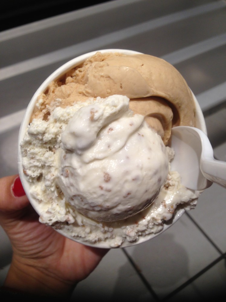 2 scoops; Hazelnut & Grapenut; love love love :p