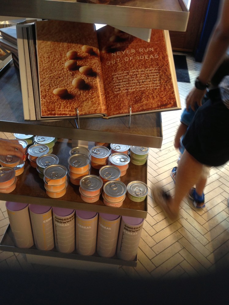 Table display in the middle