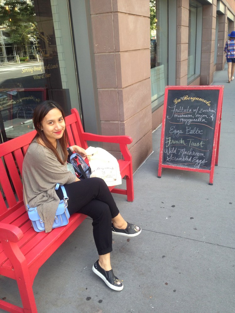 me in front of La Bergamote Chelsea :)